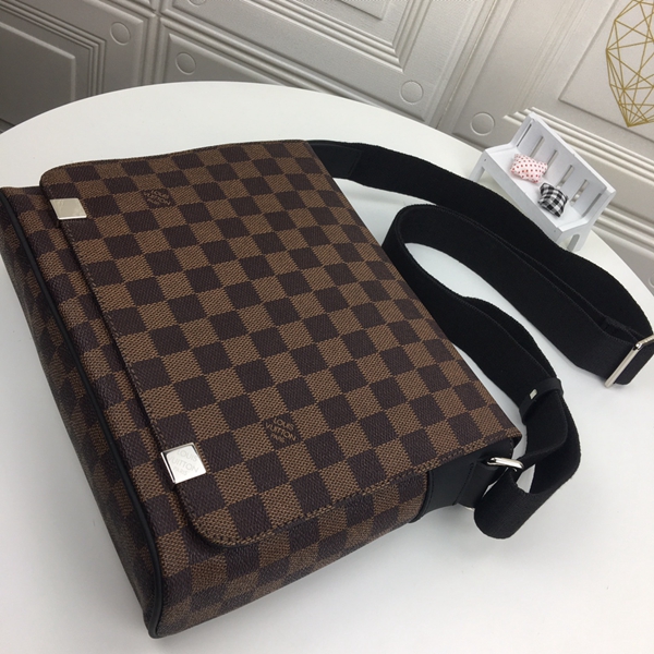 ルイヴィトンバッグ素材ディテール